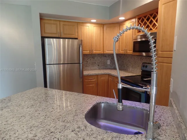 $1,895 | 3350 Pinewalk Drive North, Unit 1415, Margate, FL 33063