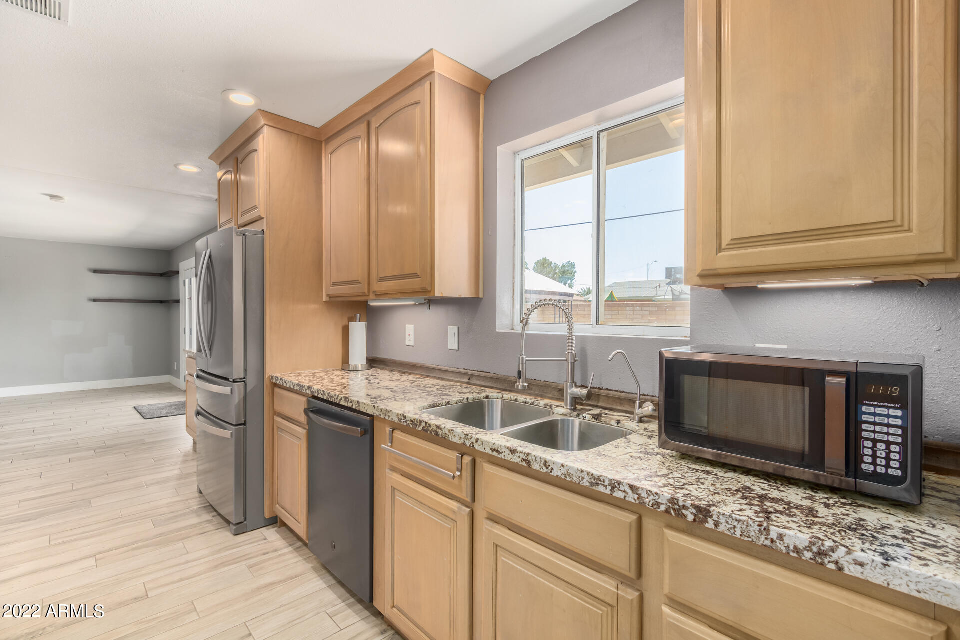 3201 West Hearn Road Phoenix, AZ 85053 - Photo 6 of 25 14-Hearn