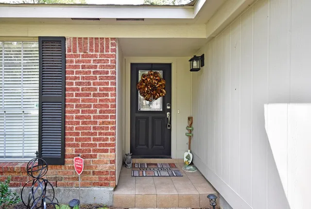 $2,000 | 7 Braemar Forest Street, The Woodlands, TX 77381