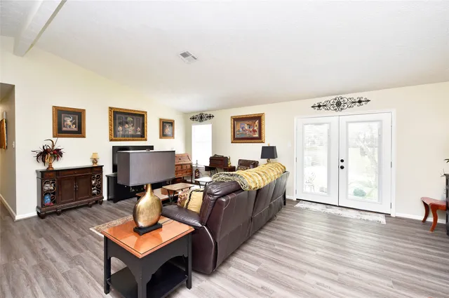 $2,000 | 7 Braemar Forest Street, The Woodlands, TX 77381