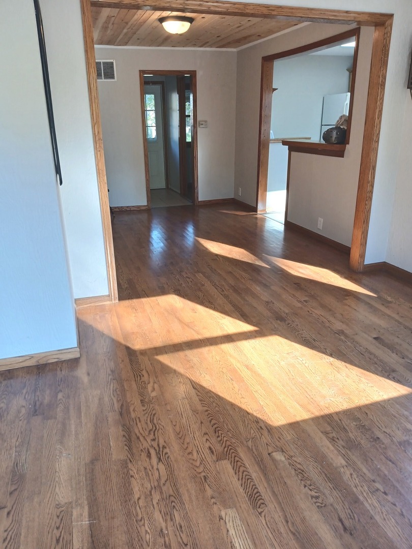 112 Hazel Court Island Lake, IL 60042 - Photo 3 of 18