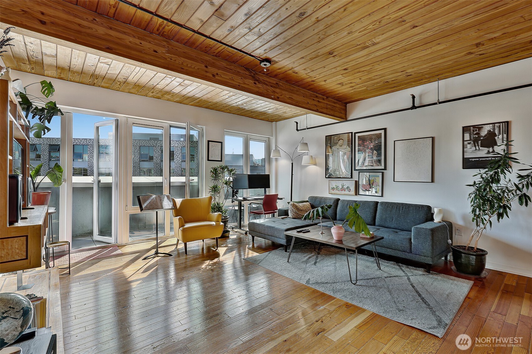 1408 12th Avenue, Unit 406 Seattle, WA 98122 - Photo 1 of 26