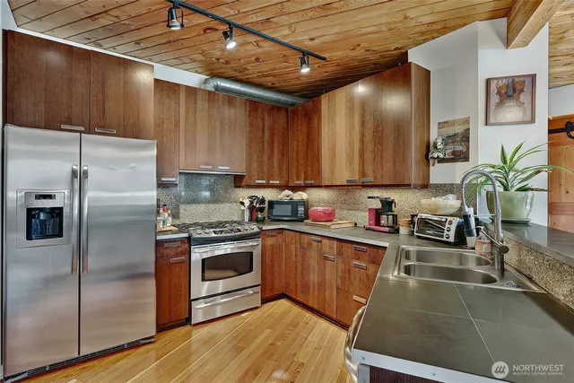 $565,000 | 1408 12th Avenue, Unit 406, Seattle, WA 98122