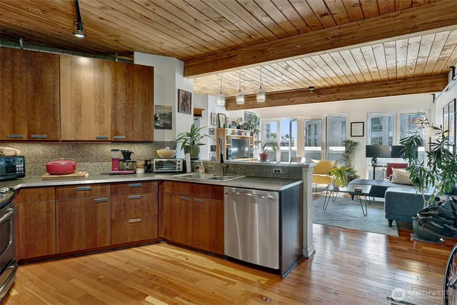 $565,000 | 1408 12th Avenue, Unit 406, Seattle, WA 98122