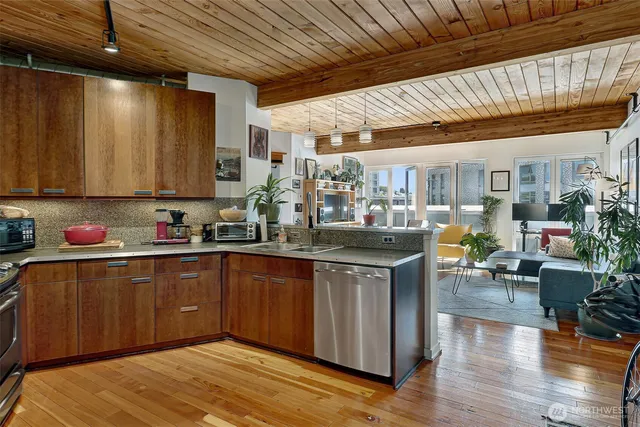 $565,000 | 1408 12th Avenue, Unit 406, Seattle, WA 98122