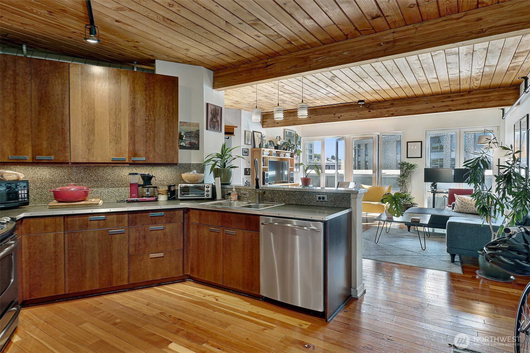 1408 12th Avenue, Unit 406 Seattle, WA 98122 - Photo 14 of 26