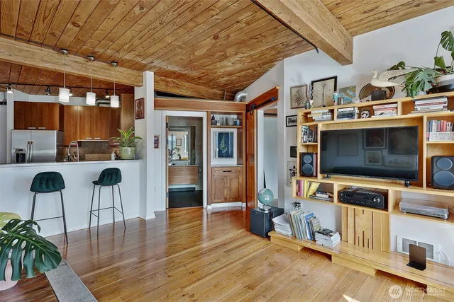 $565,000 | 1408 12th Avenue, Unit 406, Seattle, WA 98122