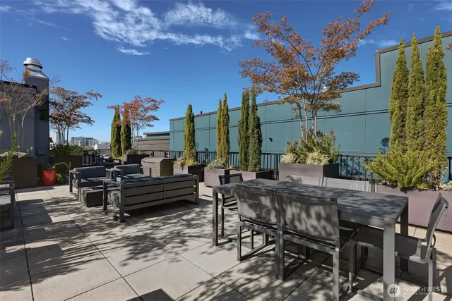 $565,000 | 1408 12th Avenue, Unit 406, Seattle, WA 98122