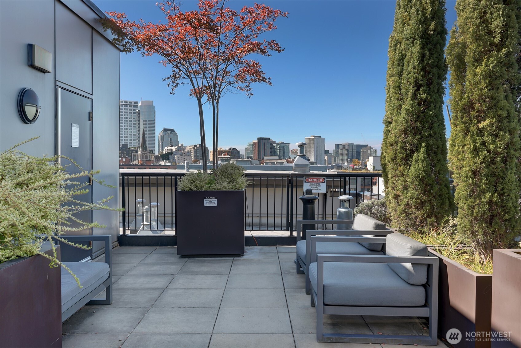 1408 12th Avenue, Unit 406 Seattle, WA 98122 - Photo 23 of 26