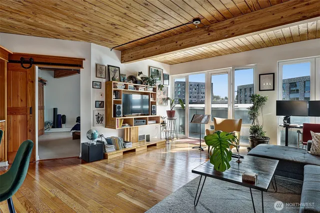 $565,000 | 1408 12th Avenue, Unit 406, Seattle, WA 98122