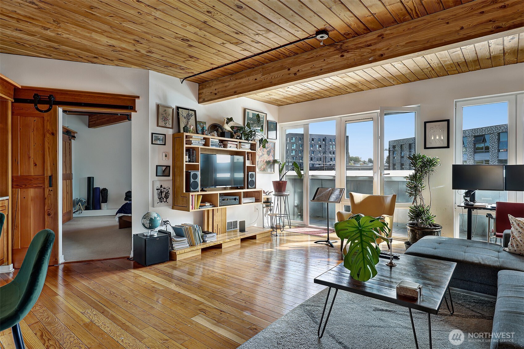 1408 12th Avenue, Unit 406 Seattle, WA 98122 - Photo 5 of 26