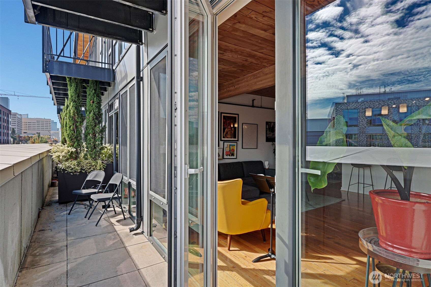 1408 12th Avenue, Unit 406 Seattle, WA 98122 - Photo 8 of 26