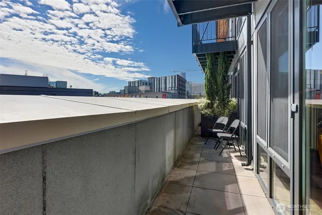 $565,000 | 1408 12th Avenue, Unit 406, Seattle, WA 98122