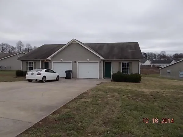 $1,050 | 285 Executive Avenue, Unit B, Clarksville, TN 37042