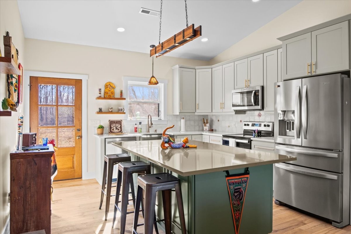 119 Howard Road White Bluff, TN 37187 - Photo 7 of 36