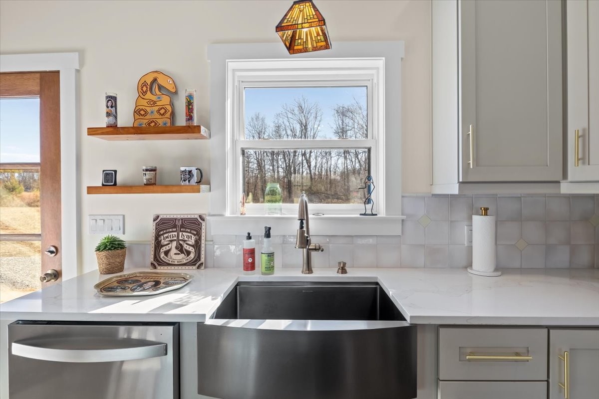 119 Howard Road White Bluff, TN 37187 - Photo 8 of 36