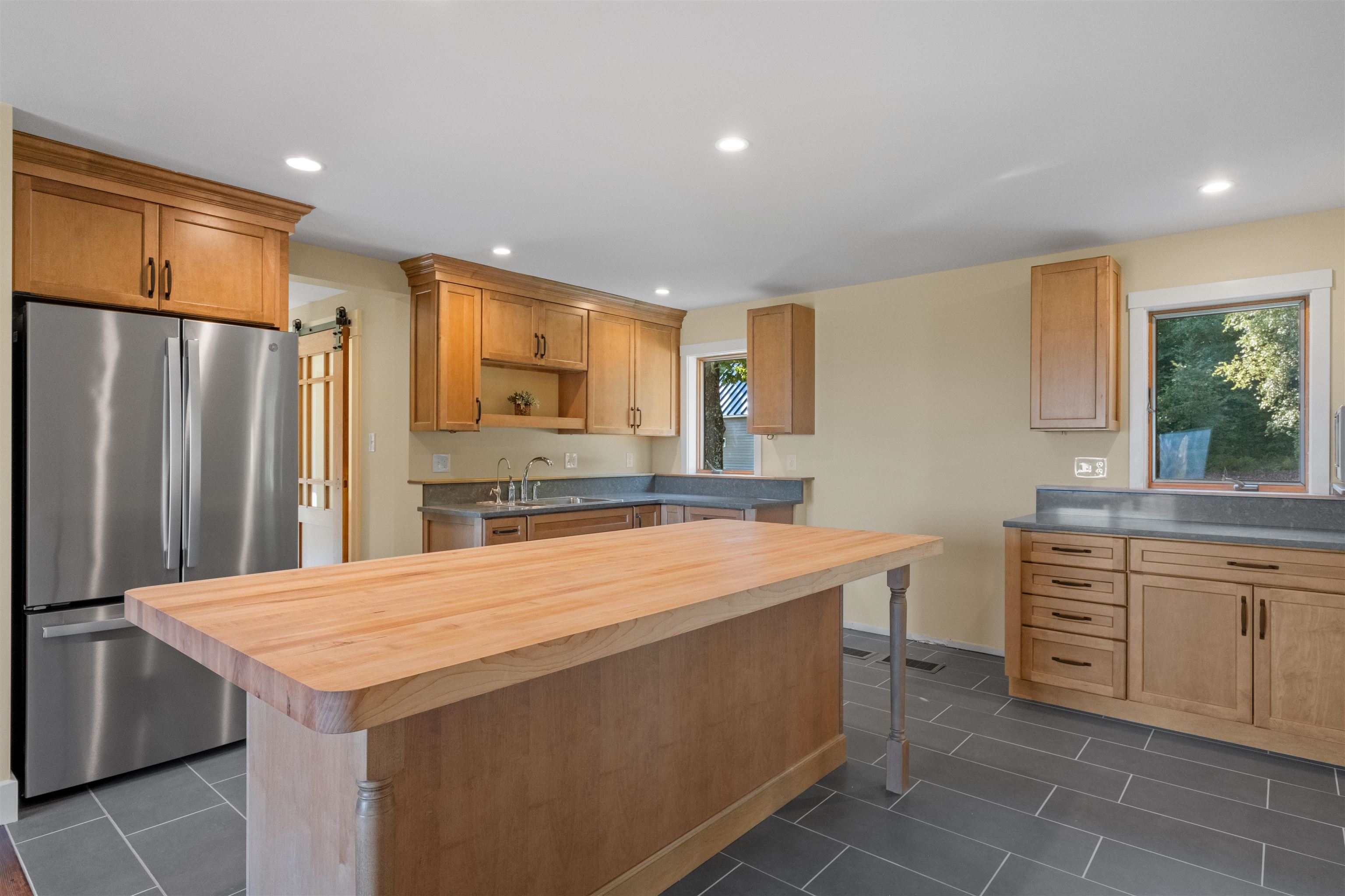 212 College Hill Road Hopkinton, NH 03229 - Photo 2 of 31 Gallery Image 2