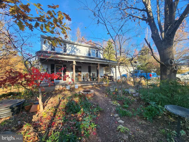 $300,000 | 68 Daffodil Drive, Manheim, PA 17545