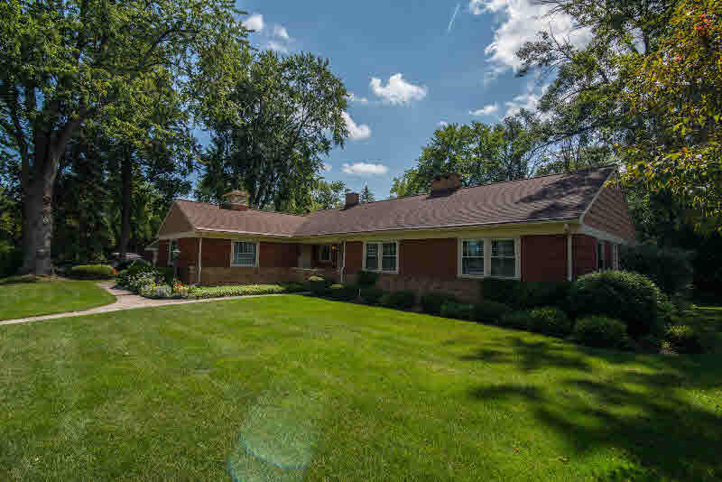 2316 Groveland Road Bay City, MI 48708 - Photo 1 of 34