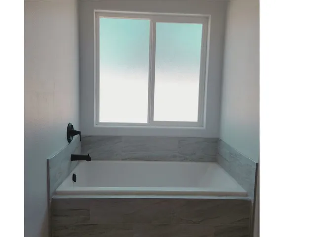 $3,000 | 21053 Huasna Road, Apple Valley, CA 92307