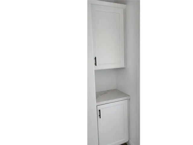 $3,000 | 21053 Huasna Road, Apple Valley, CA 92307