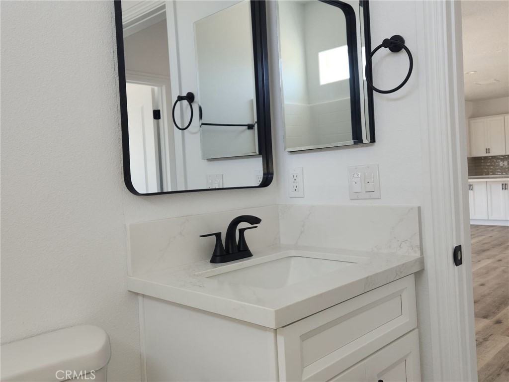 21053 Huasna Road Apple Valley, CA 92307 - Photo 13 of 19 Hall Vanity and custom mirrors
