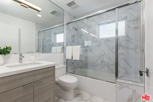 $6,000 | 846 North Alta Vista Boulevard, Unit 103, Los Angeles, CA 90046