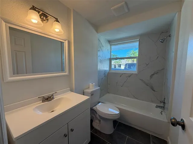 $2,250 | 249 Mt Vernon Drive, Venice, FL 34293