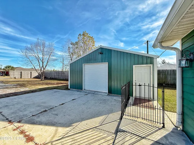 $351,500 | 21382 Northwest Paradise Lane, Altha, FL 32421