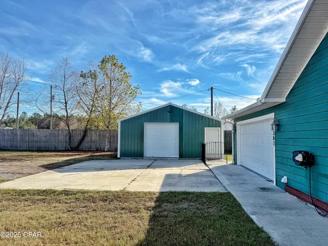 $351,500 | 21382 Northwest Paradise Lane, Altha, FL 32421