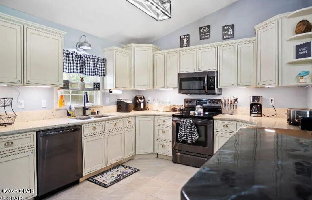 21382 Northwest Paradise Lane Altha, FL 32421 - Photo 7 of 47