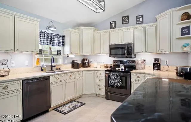 $356,500 | 21382 Northwest Paradise Lane, Altha, FL 32421