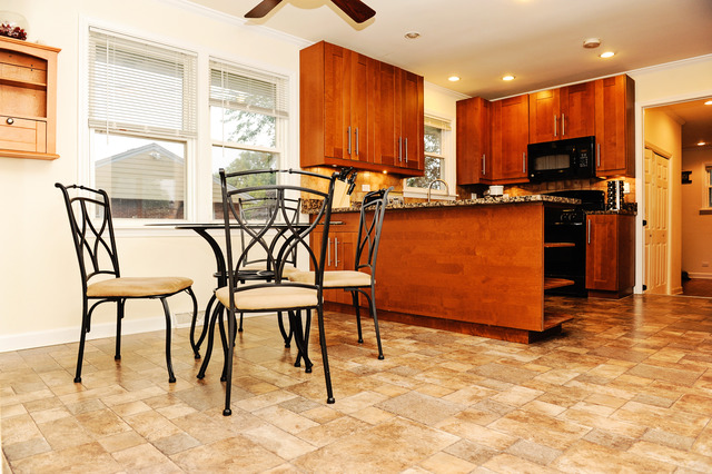 9350 South Ridgeland Avenue Chicago Ridge, IL 60415 - Photo 4 of 20