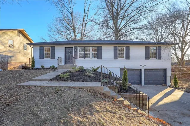 $300,000 | 18303 East 7th Street North, Independence, MO 64056