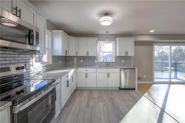 $300,000 | 18303 East 7th Street North, Independence, MO 64056