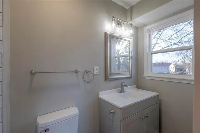 $300,000 | 18303 East 7th Street North, Independence, MO 64056