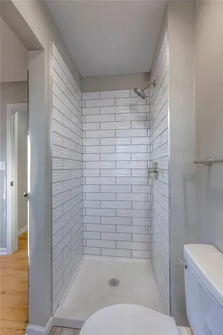 $300,000 | 18303 East 7th Street North, Independence, MO 64056