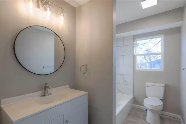 $300,000 | 18303 East 7th Street North, Independence, MO 64056