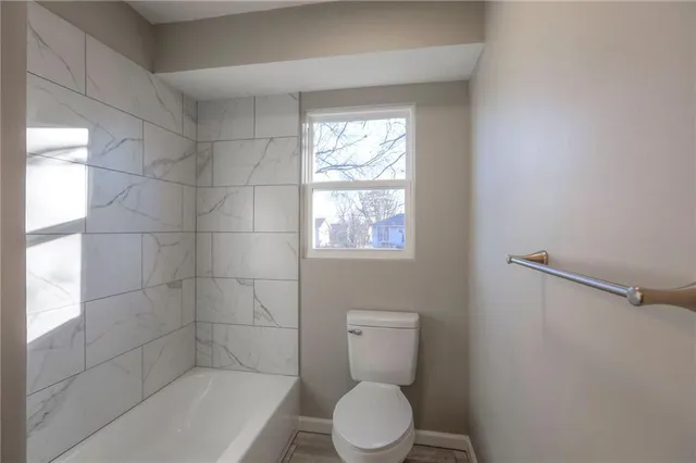 $300,000 | 18303 East 7th Street North, Independence, MO 64056