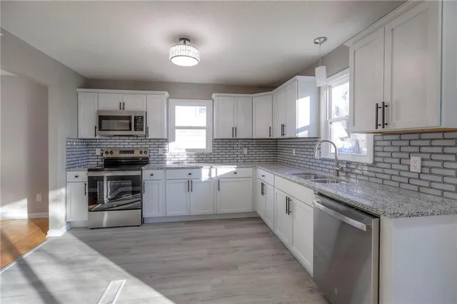 $300,000 | 18303 East 7th Street North, Independence, MO 64056