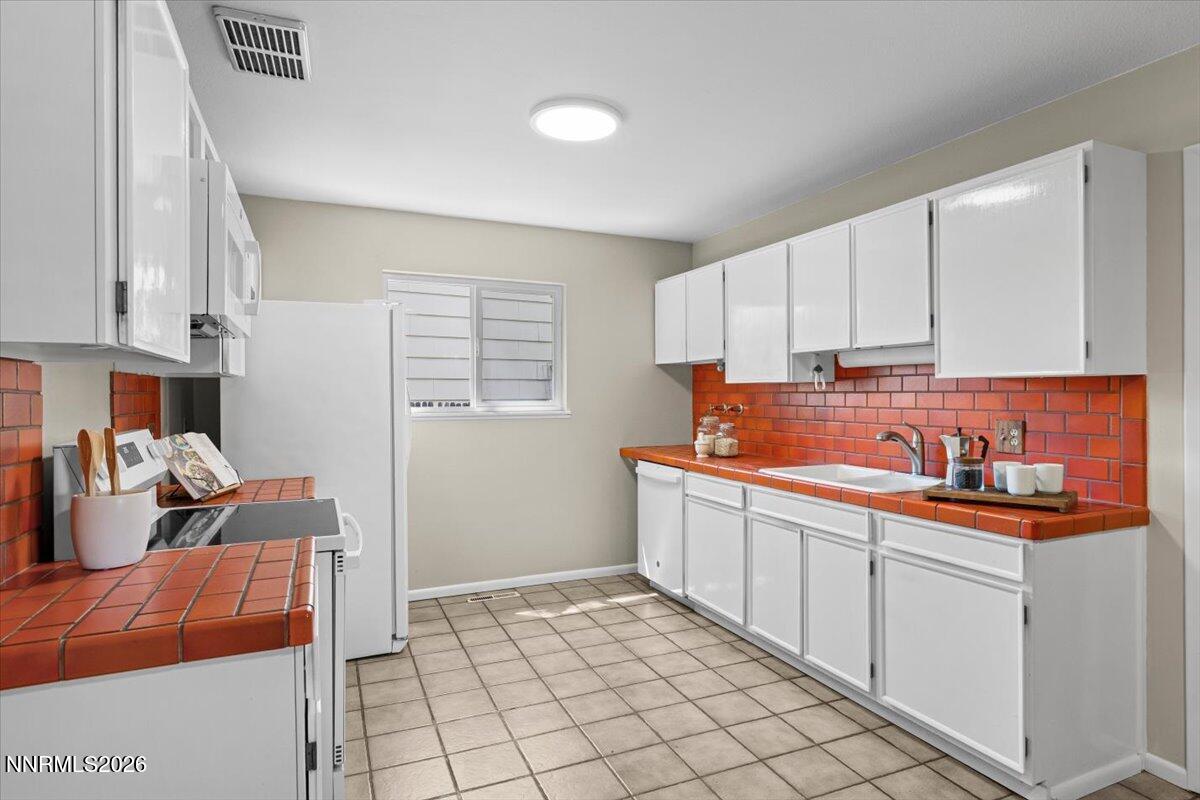 2750 Gellert Drive Reno, NV 89503 - Photo 39 of 45 39-2450 Gellert Drive Reno NV 89503 (8 o