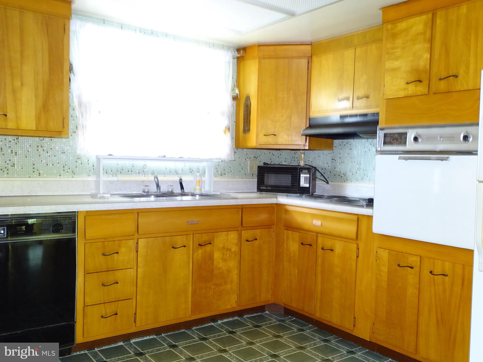 175 West Hanover Street Spring Grove, PA 17362 - Photo 15 of 42