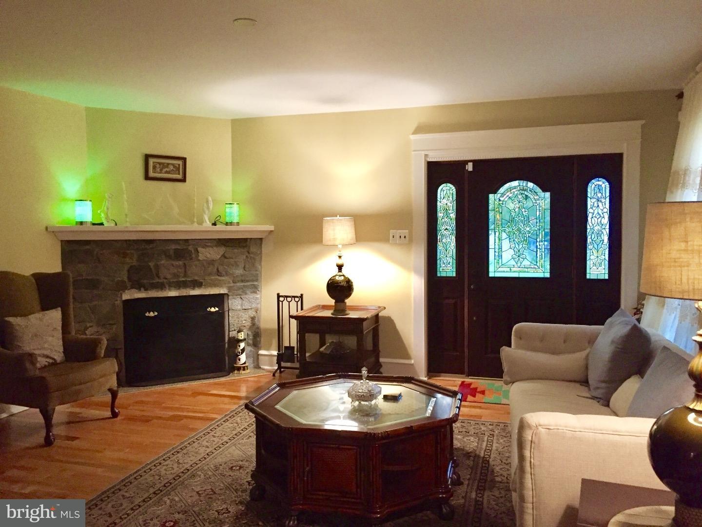 97 South Sproul Road Broomall, PA 19008 - Photo 5 of 17 Living Room
