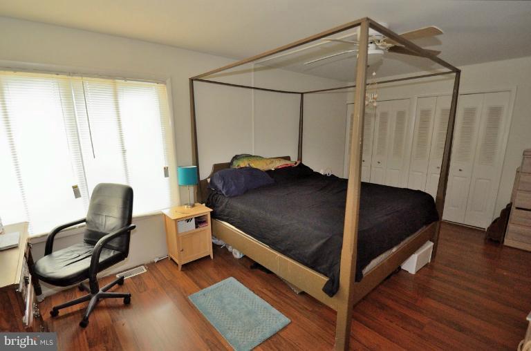 51 Thrush Road Sterling, VA 20164 - Photo 2 of 14 Bedroom (Master)