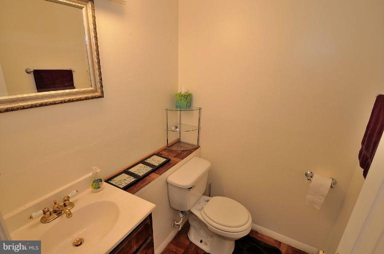 51 Thrush Road Sterling, VA 20164 - Photo 3 of 14 Bath
