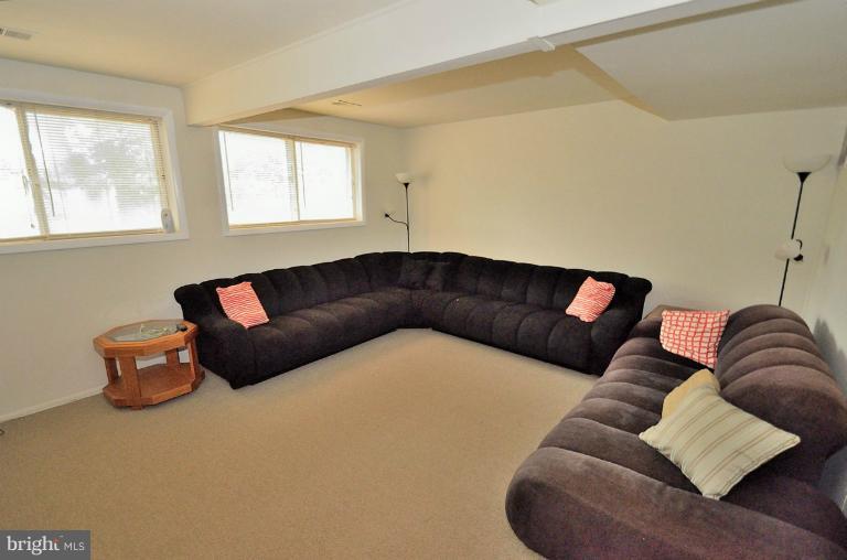 51 Thrush Road Sterling, VA 20164 - Photo 4 of 14 Family Room