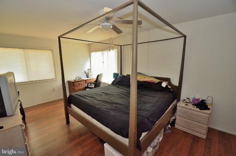 51 Thrush Road Sterling, VA 20164 - Photo 9 of 14 Bedroom (Master)