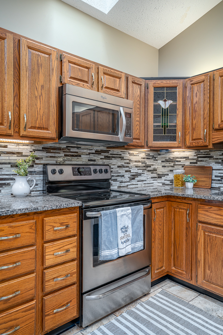 3321 East Ridge Place Bettendorf, IA 52722 - Photo 4 of 27