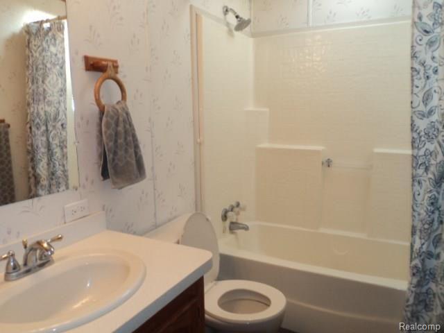 6879 Graham Road Jeddo, MI 48032 - Photo 18 of 35 GRAHAM 020.JPG