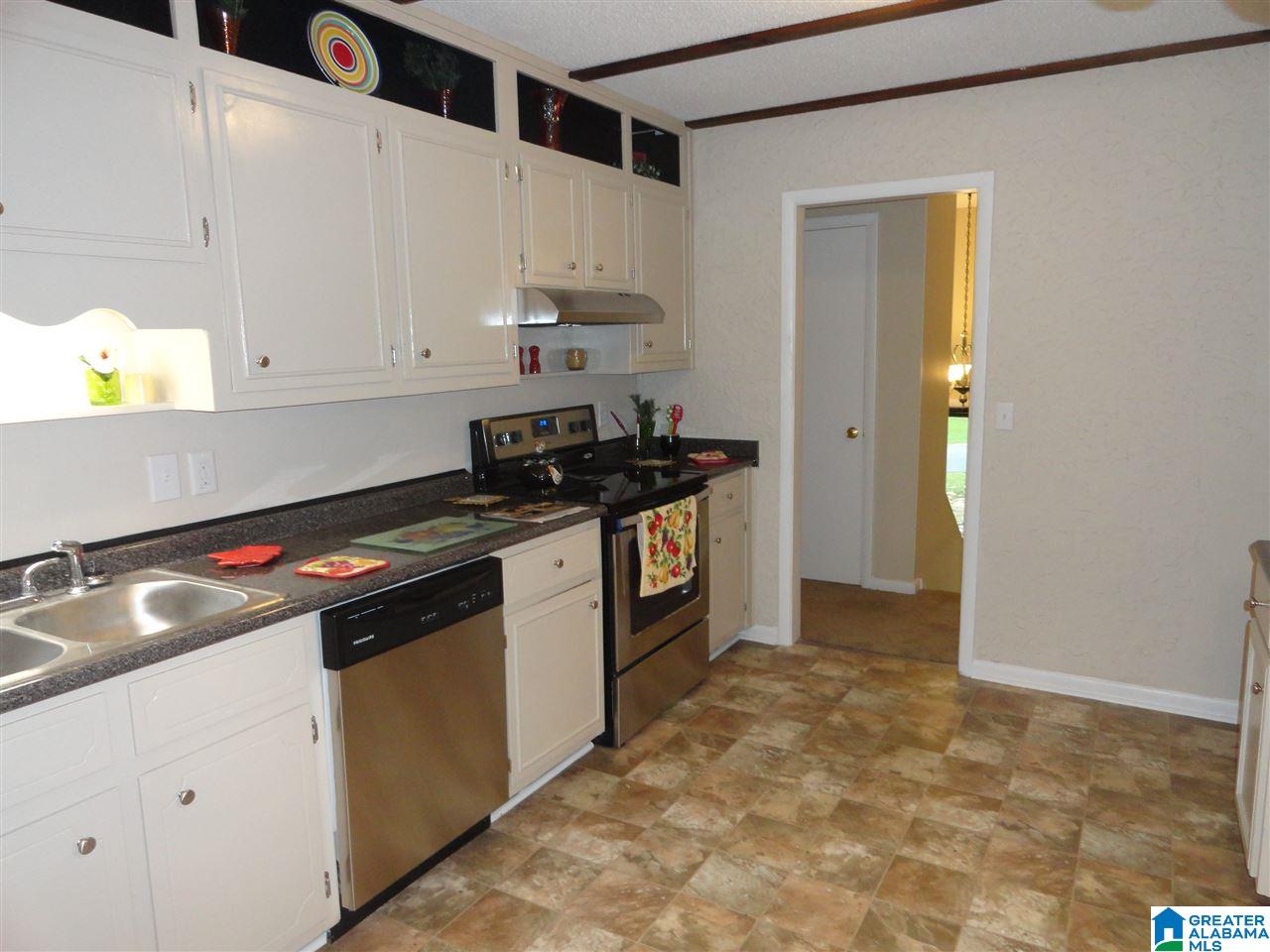 1709 Gardenridge Road Gardendale, AL 35071 - Photo 7 of 31